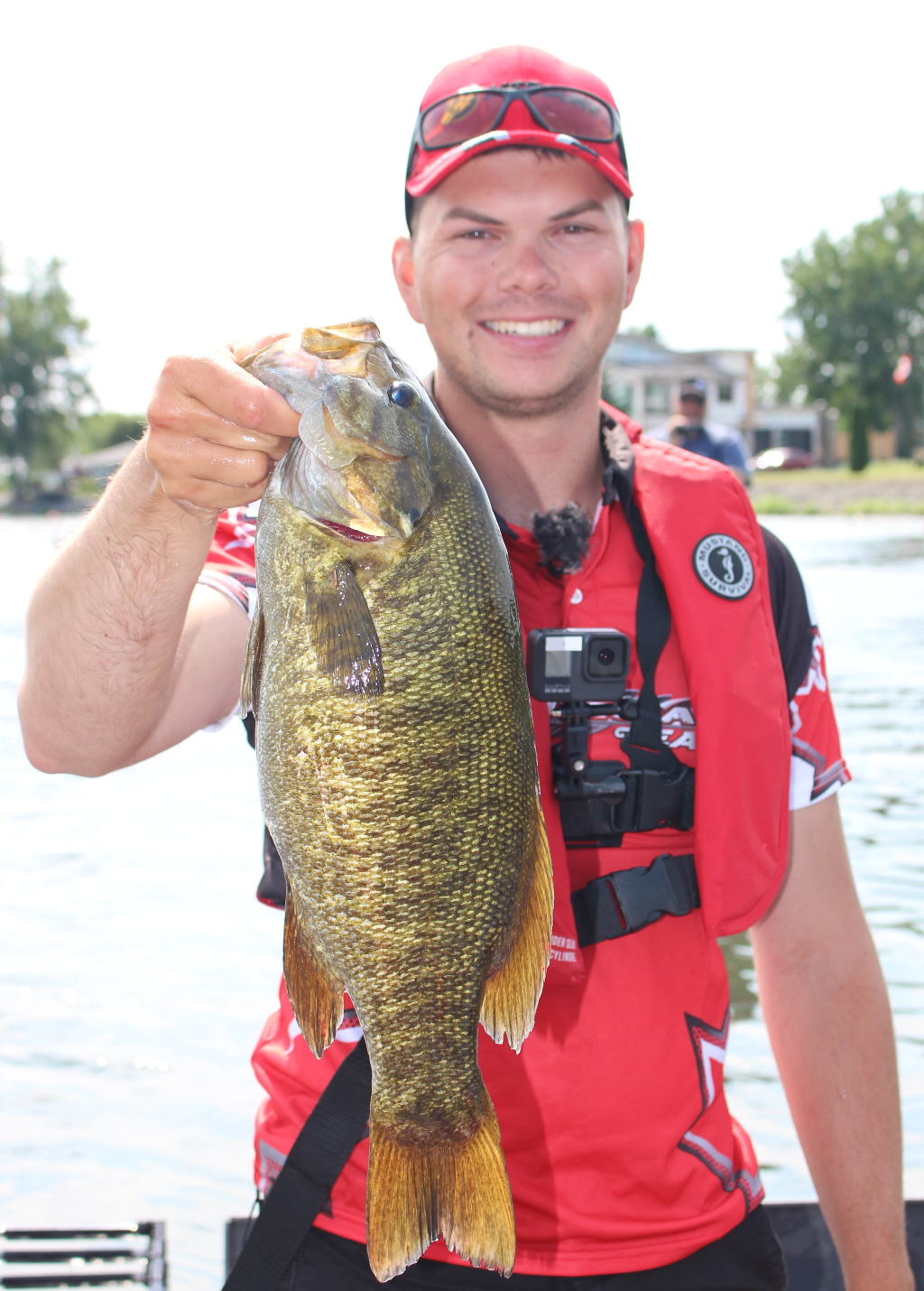 Pêche à l’achigan dans la rivière Richelieu:  récit de la pratique et de la victoire de Samuel au tournoi de Pro-Bass Canada!
