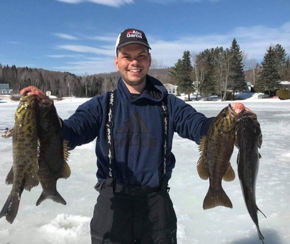 Achigan à petite bouche sur la glace!